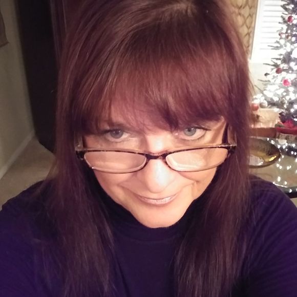 Meet your Posher, Annette - Picture 1 of 1